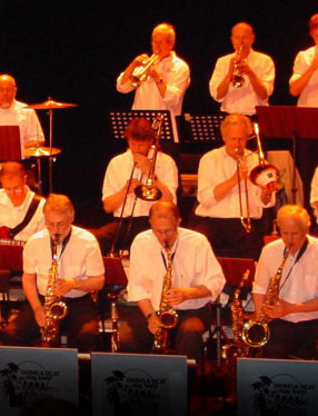 Swing & Beat Storband på Teater Bristol